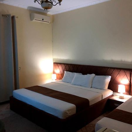 Vogli'S House Apartments & Rooms ดูร์เรส ภายนอก รูปภาพ