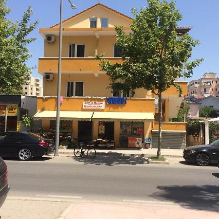 Vogli'S House Apartments & Rooms ดูร์เรส ภายนอก รูปภาพ