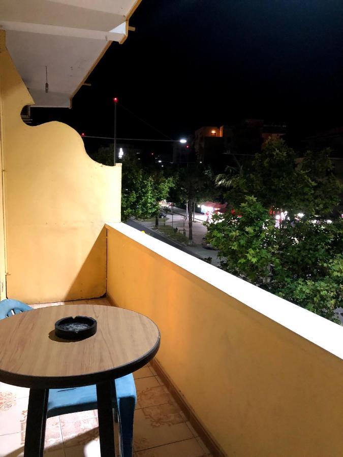 Vogli'S House Apartments & Rooms ดูร์เรส ภายนอก รูปภาพ