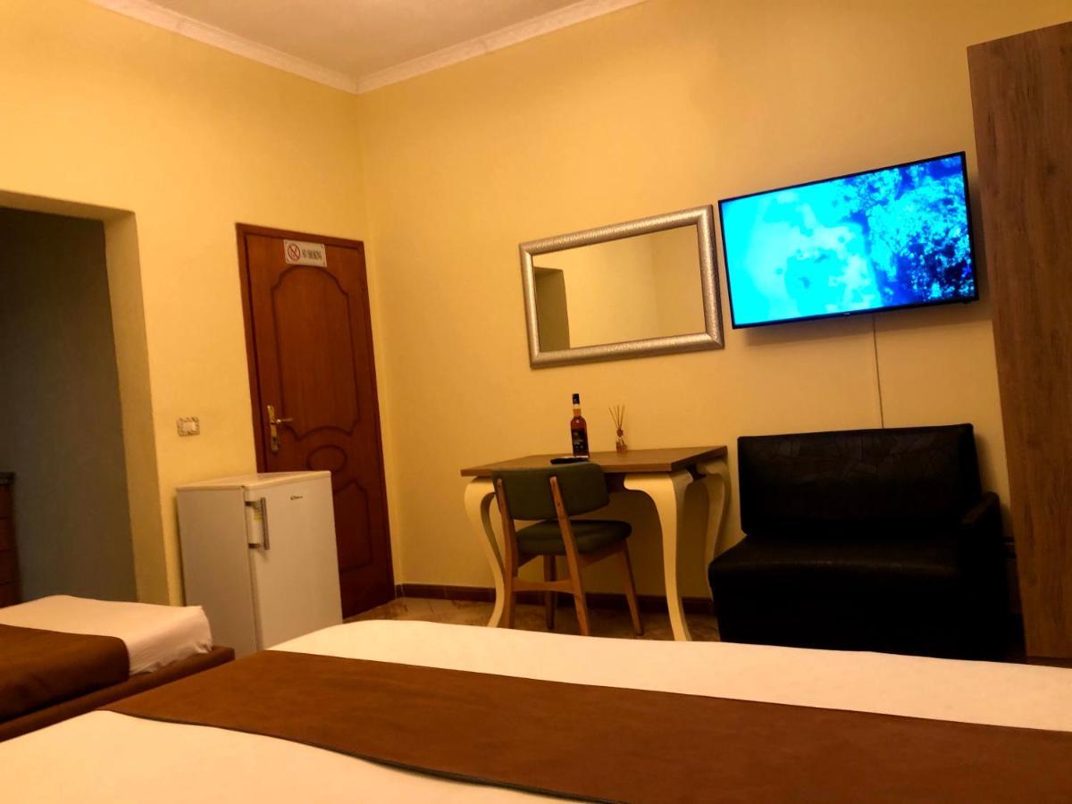 Vogli'S House Apartments & Rooms ดูร์เรส ภายนอก รูปภาพ