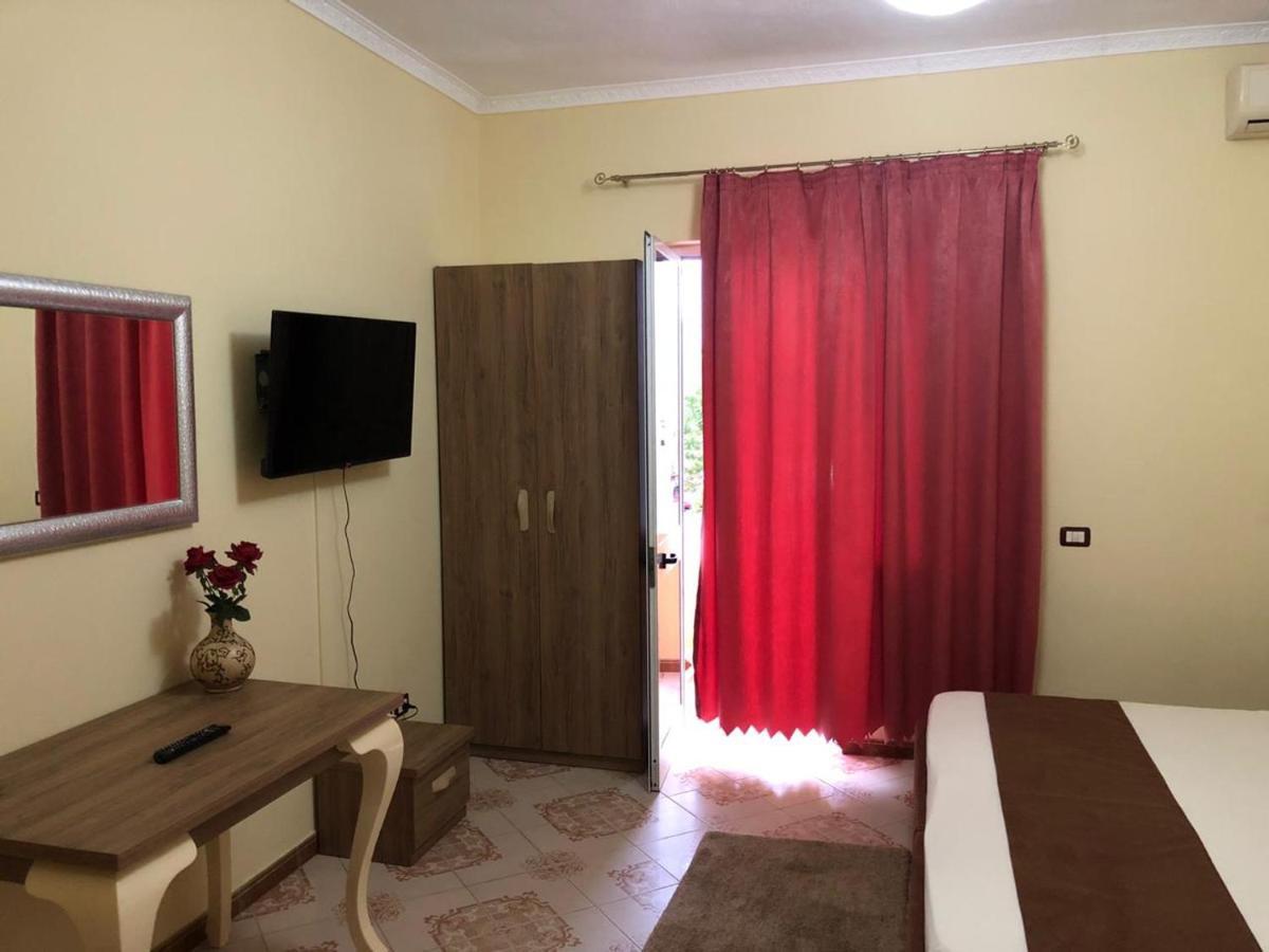 Vogli'S House Apartments & Rooms ดูร์เรส ภายนอก รูปภาพ