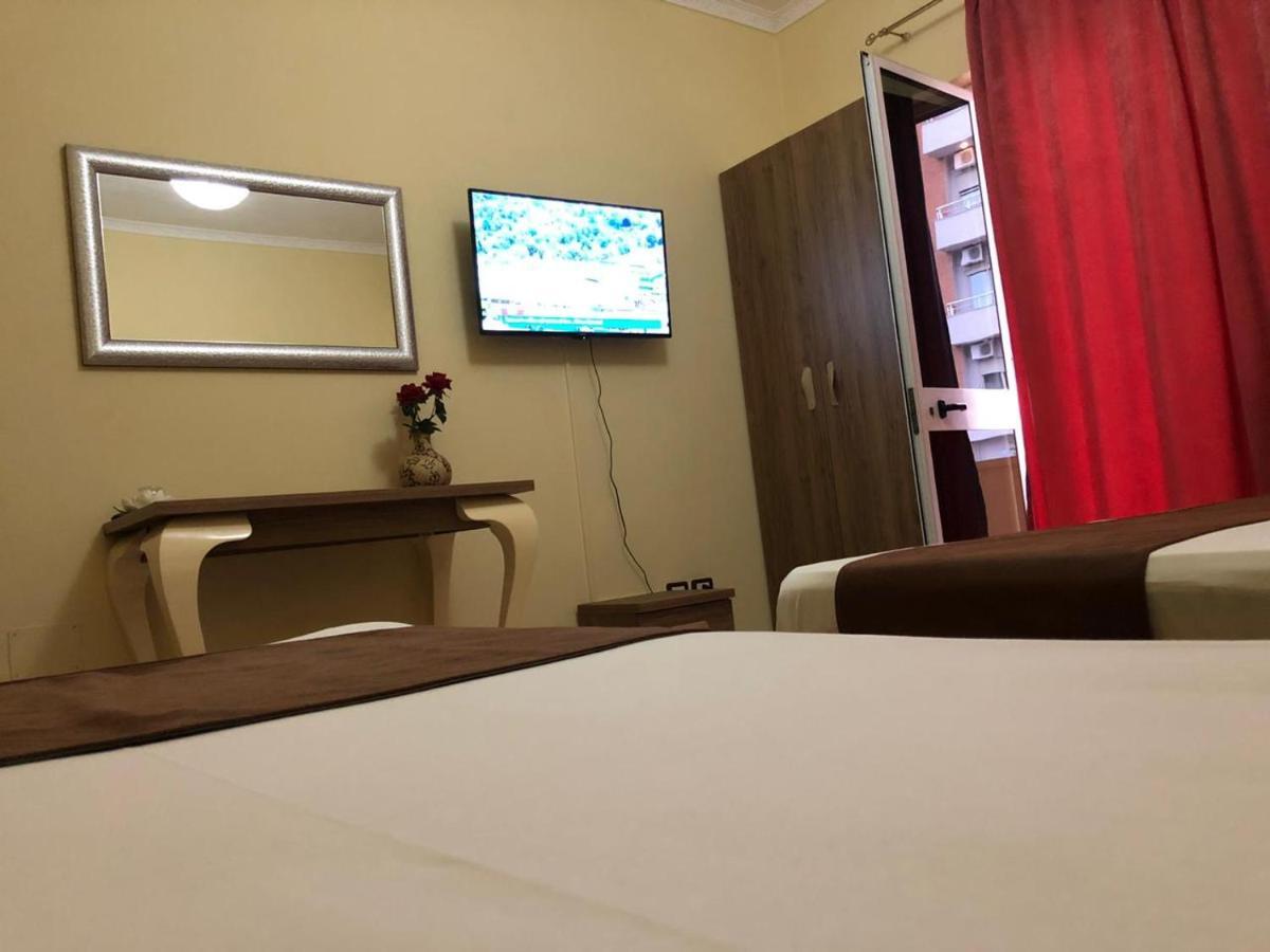 Vogli'S House Apartments & Rooms ดูร์เรส ภายนอก รูปภาพ